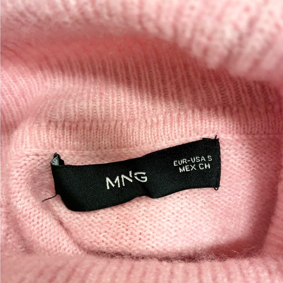 Mango Baby Pink Turtleneck Cropped Sweater Size Small - Picture 6 of 7